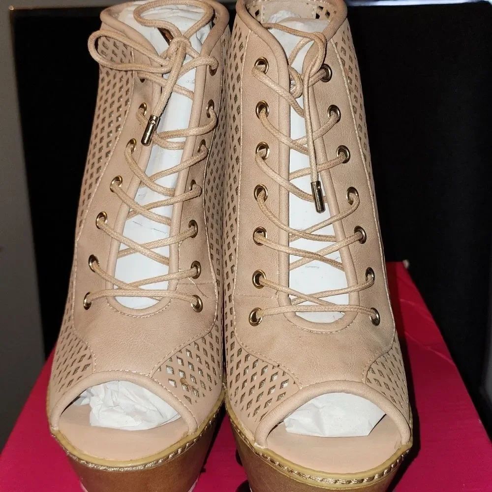 Dollhouse Component PeepToe  Bootie NWT